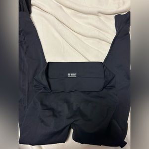 Black butt scrunch leggings